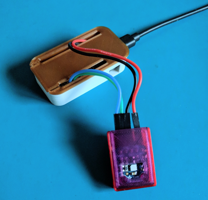 ESP8266 Feather Case with a SiLabs temperature sensor